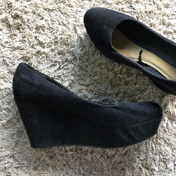 BLACK WEDGES - Picture 2 of 2